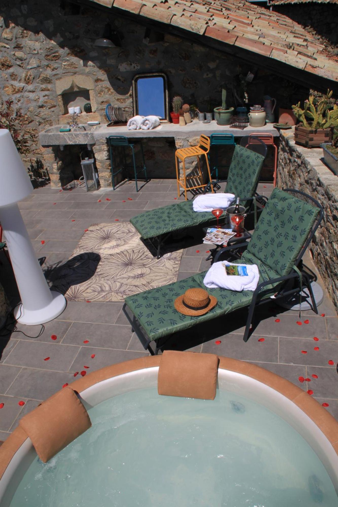 Bed and Breakfast La Demeure Des Maitres Chirols Экстерьер фото