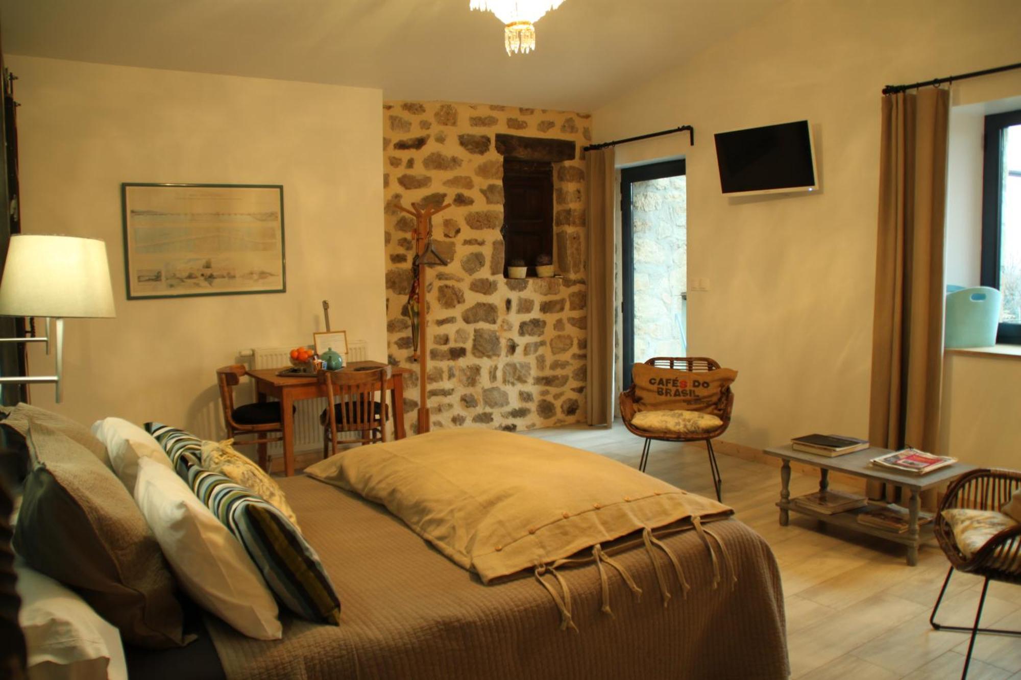 Bed and Breakfast La Demeure Des Maitres Chirols Экстерьер фото